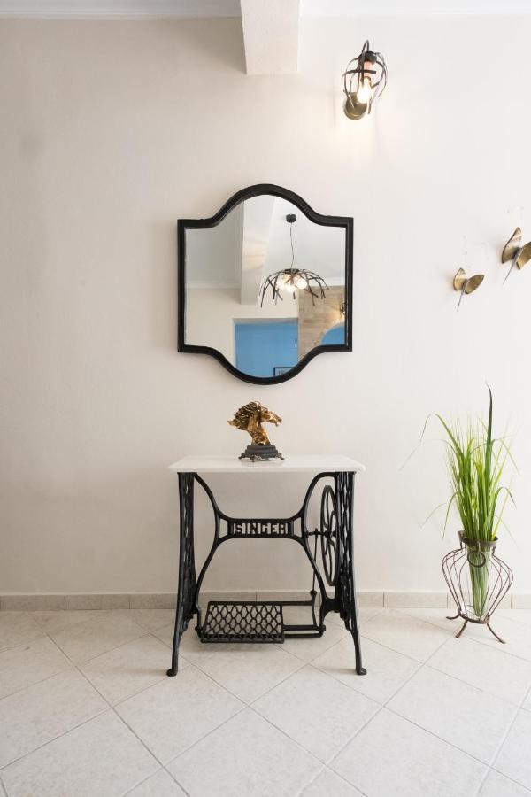 Home With Courtyard In Beating Heart Of Old Town! Chania  Exterior photo